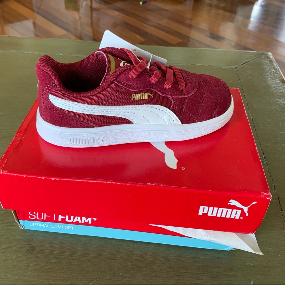 NWT Puma Astro Kick Maroon and White Sneaker